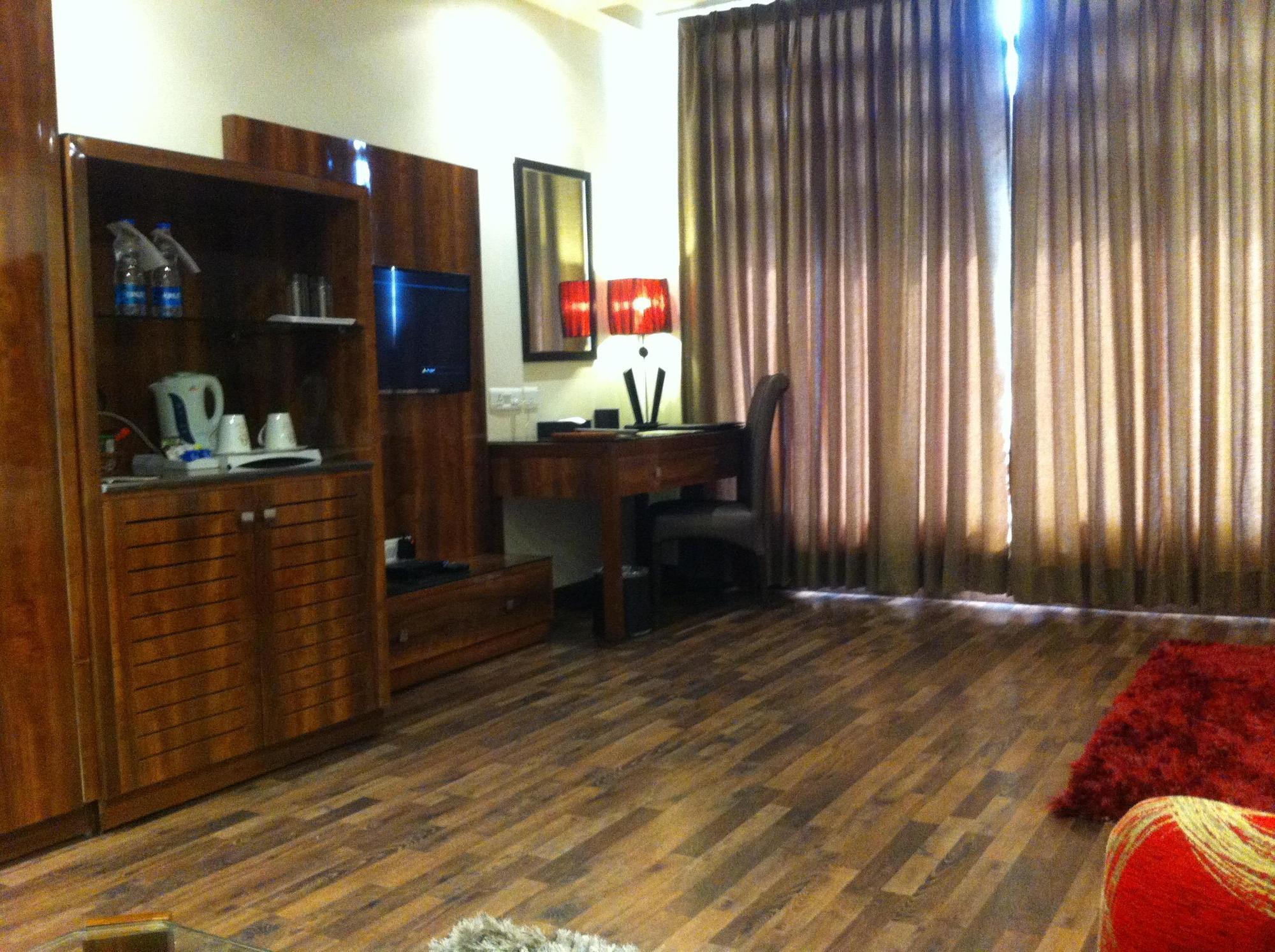 One Earth Avaas Hotel Amritsar Exterior foto