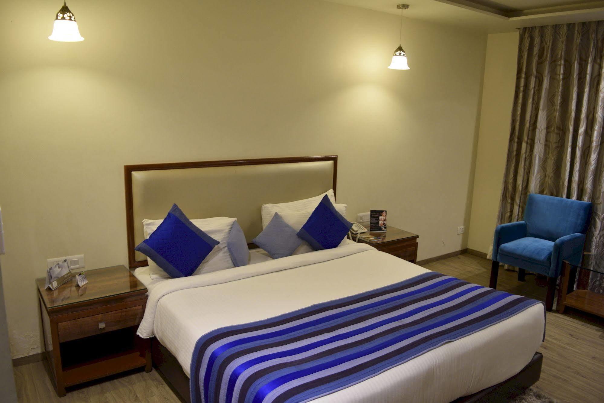 One Earth Avaas Hotel Amritsar Exterior foto