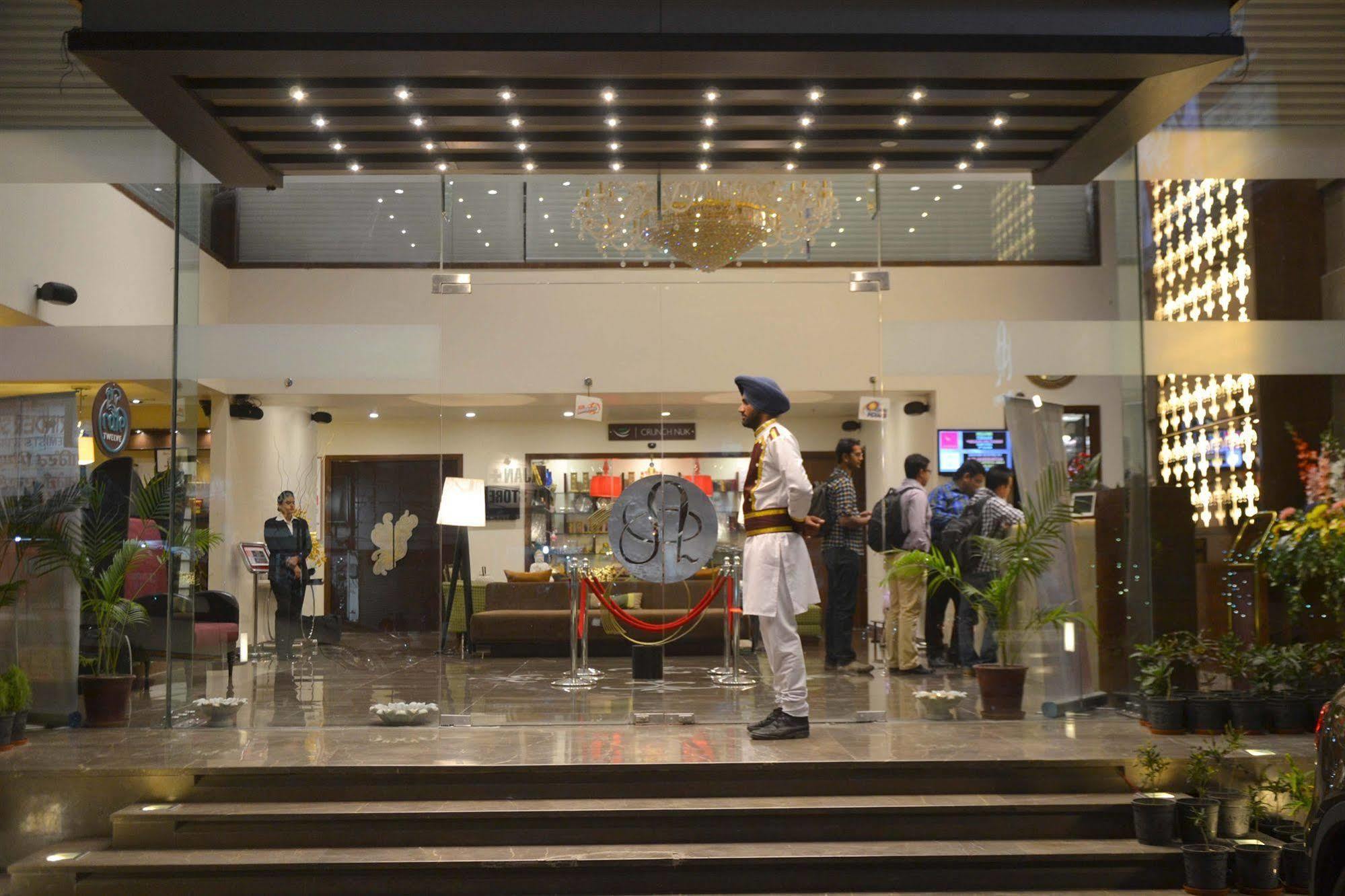 One Earth Avaas Hotel Amritsar Exterior foto